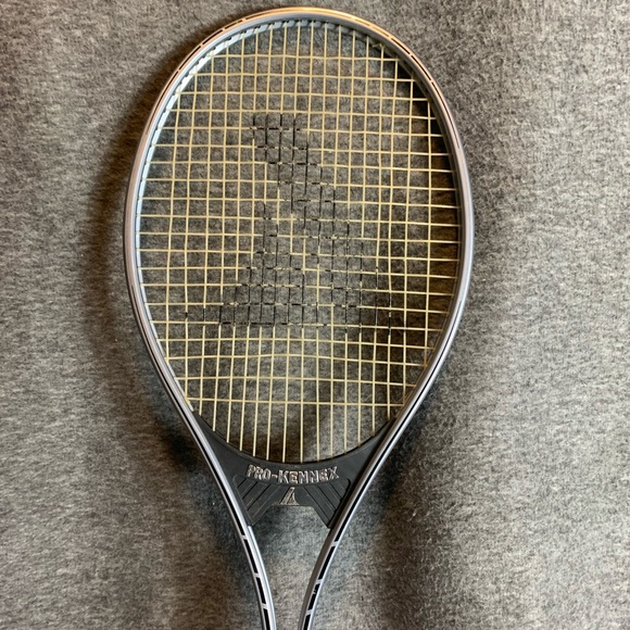 Light Ace Black Tennis Racket - Picture 6 of 9